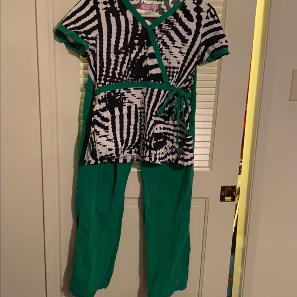 Koi scrub set
